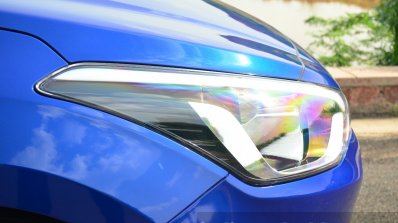 Hyundai Elite i20 Diesel Review headlight cluster