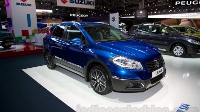 New Suzuki SX4 at the 2014 Moscow Motor Show front quarters