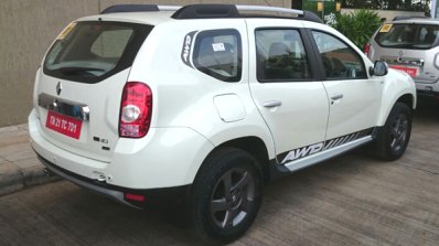 Renault Duster AWD front quarter rear quarter
