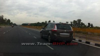 Renault Grand Scenic spied in India rear three quarter