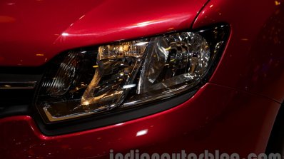 Renault Sandero headlamp at Moscow Motor Show 2014