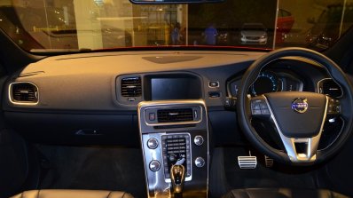 Volvo S60 R-Design India dash
