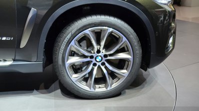 2015 BMW X6 wheel at the 2014 Paris Motor Show