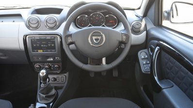 2015 Dacia Duster for UK steering wheel press image