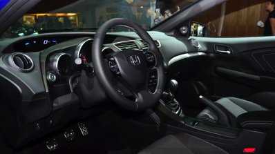 2015 Honda Civic Tourer facelift interior at the 2014 Paris Motor Show
