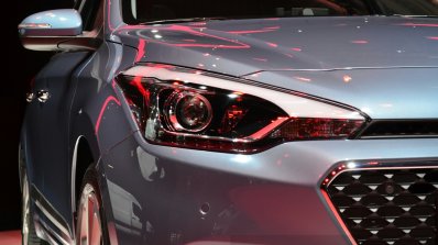 2015 Hyundai i20 headlamp at the 2014 Paris Motor Show
