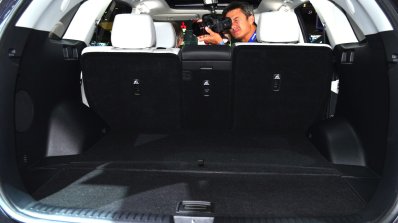 2015 Kia Sorento boot space at the 2014 Paris Motor Show