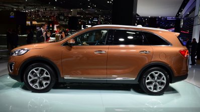 2015 Kia Sorento brown side at the 2014 Paris Motor Show