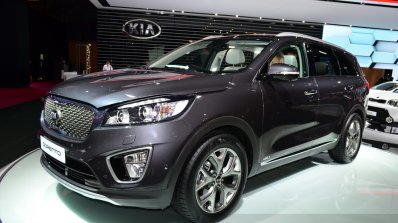 2015 Kia Sorento front three quarters left at the 2014 Paris Motor Show