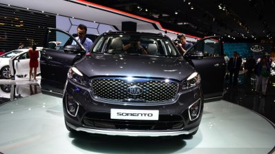 2015 Kia Sorento front view at the 2014 Paris Motor Show