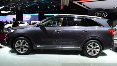 2015 Kia Sorento side profile at the 2014 Paris Motor Show