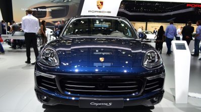 2015 Porsche Cayenne front at the Paris Motor Show 2014