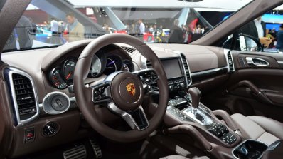 2015 Porsche Cayenne interior at the Paris Motor Show 2014