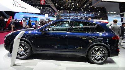 2015 Porsche Cayenne side at the Paris Motor Show 2014