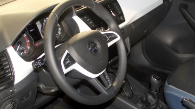 2015 Skoda Fabia images steering