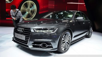Audi A6 facelift front three quarters right at the 2014 Paris Motor Show