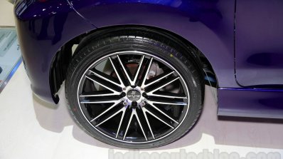 Daihatsu Xenia Indigo wheel at the 2014 Indonesia International Motor Show