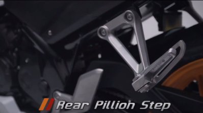 Honda CBR150R facelift rear footpeg