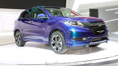 Honda HR-V Prototype front three quarters left at the 2014 Indonesian International Motor Show