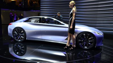 Infiniti Q80 Inspiration Concept side view at the 2014 Paris Motor Show