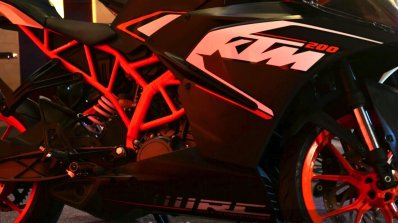 KTM RC200 fairing side at the Indian launch