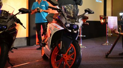 KTM RC390 front profile at the Indian launch