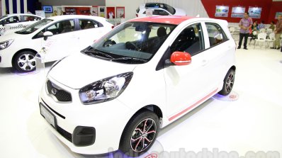 Kia Morning Special Edition at the 2014 Indonesia International Motor Show front quarter