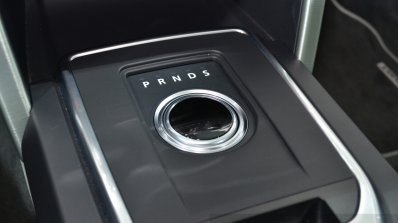 Land Rover Discovery Sport drive selector at the 2014 Paris Motor Show