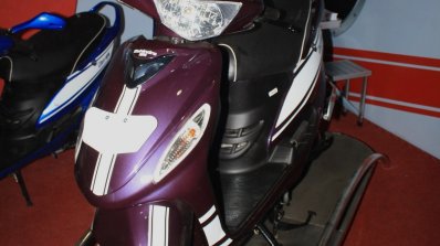 Mahindra Rodeo UZO 125 front violet at the 2014 Nepal AutoShow