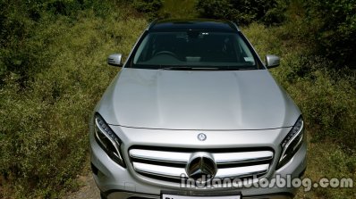 Mercedes GLA bonnet lines on the review