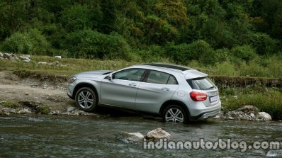 Mercedes GLA off roading 1 on the review