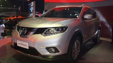 Nissan X-Trail front left three quarter at CAMPI 2014