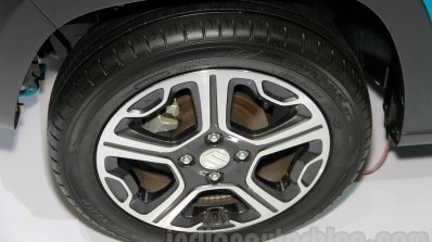 Suzuki Hustler alloy wheel at the 2014 Indonesia International Motor Show