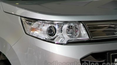 Suzuki Karimun Wagon R GS at the 2014 Indonesia International Motor Show headlight