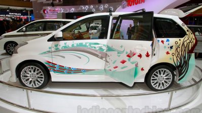 Toyota Avanza special edition side view at the 2014 Indonesian International Motor Show