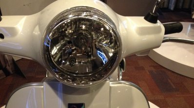 Vespa Elegante headlamp