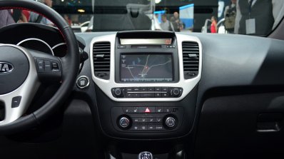 2015 Kia Venga new infotainment display at the 2014 Paris Motor Show