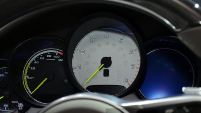 2015 Porsche Cayenne S E-Hybrid instrument console at the Paris Motor Show 2014