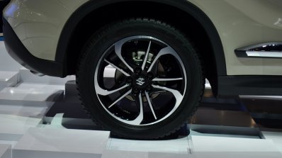 2015 Suzuki Vitara wheel at the 2014 Paris Motor Show