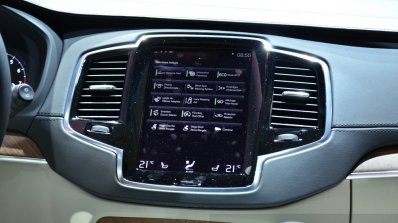 2015 Volvo XC90 infotainment screen at the 2014 Paris Motor Show
