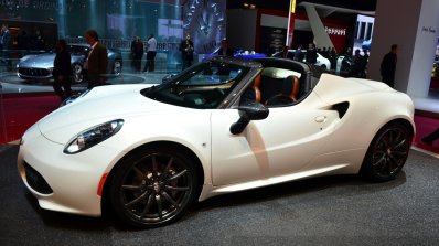 Alfa Romeo 4C Spider Preview Version front three quarters at the 2014 Paris Motor Show