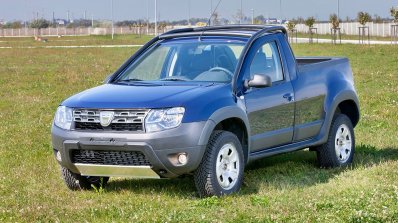 Dacia Duster pickup front quarters
