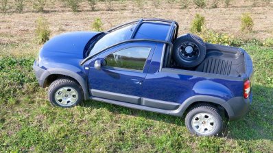 Dacia Duster pickup side