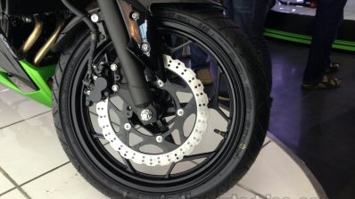 Kawasaki Z250 front disc brake from the India launch