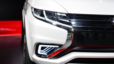 Mitsubishi Outlander PHEV Concept-S headlamp at the 2014 Paris Motor Show