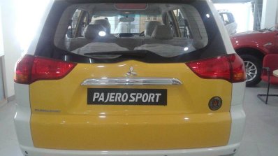 Mitsubishi Pajero Sport dual-tone rear