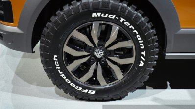 VW Tristar concept wheel at the 2014 Paris Motor Show