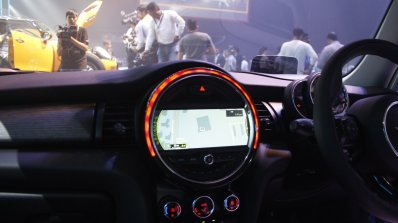 2014 MINI 5 door screen launch