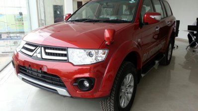2014 Mitsubishi Pajero Sport facelift front quarter India