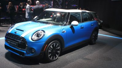 2015 Mini Cooper 5-door Hardtop front three quarters at the 2014 Los Angeles Auto Show